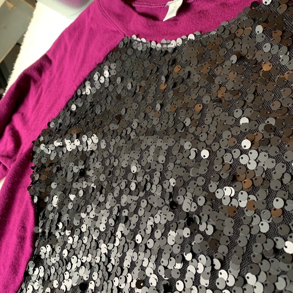 Beautiful purple with black sequence sweater - Picture 2 of 3